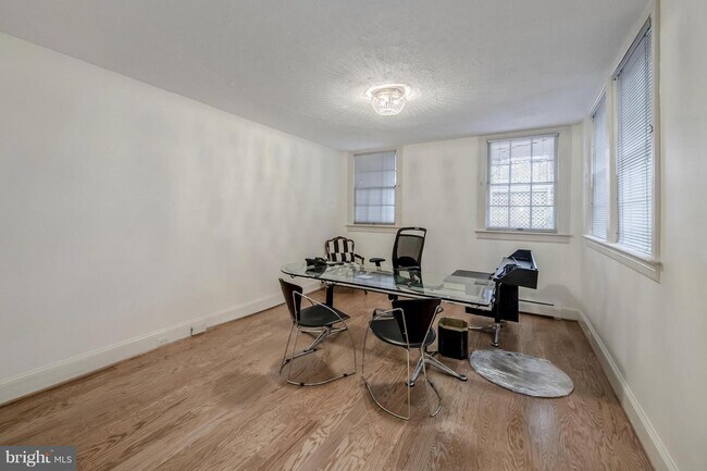 Foto del edificio - 2202 Wyoming Ave NW