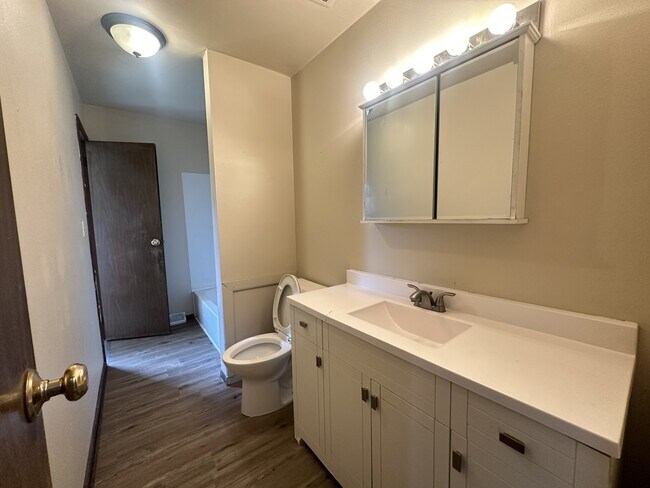 Building Photo - 2243 Forest View Rd