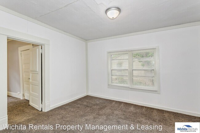 Building Photo - 4 br, 1 bath House - 520 S. Meridian