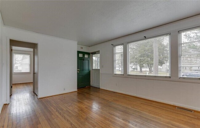 Foto del edificio - 106 Hodges Manor Rd
