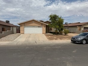 Building Photo - 736 Las Brisas Blvd