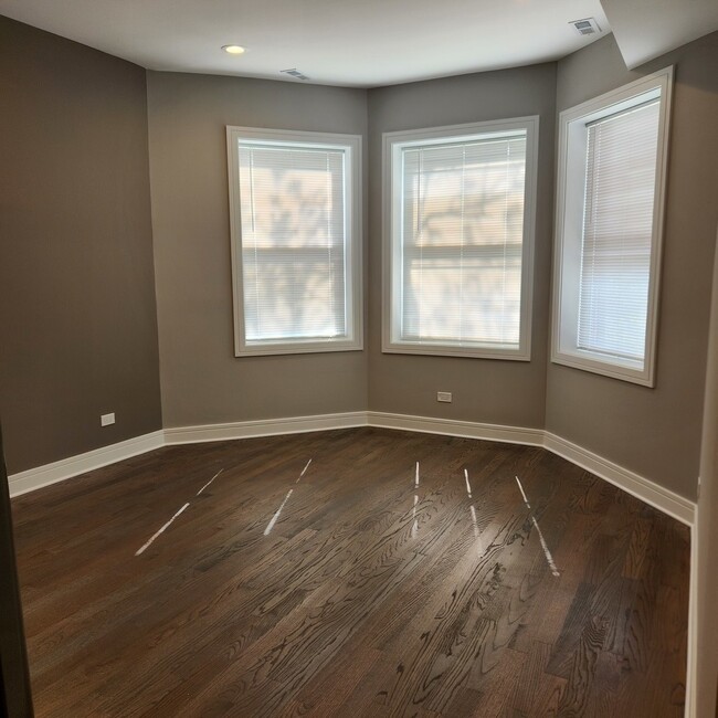 Building Photo - 4347 S Vincennes Ave