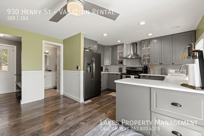 Foto del edificio - 3BR | 1BA | 2 Car Garage Available in Lake...