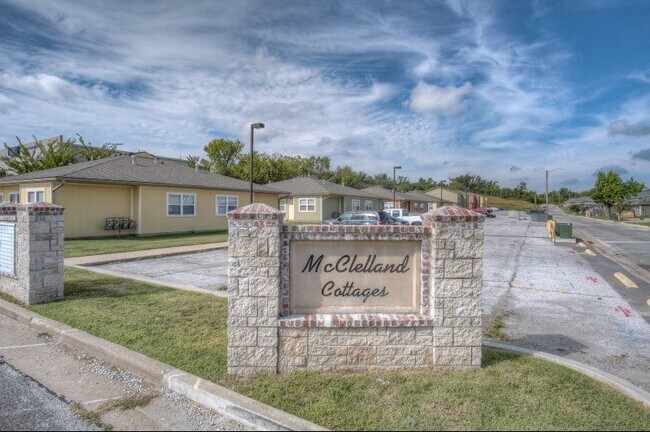 Foto del edificio - 2940 McClelland Blvd
