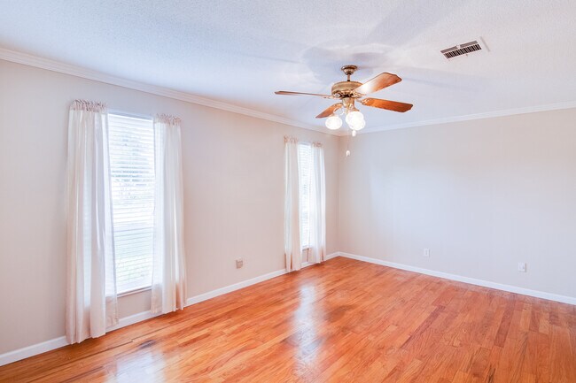 Foto del edificio - 5112 Belle Dr