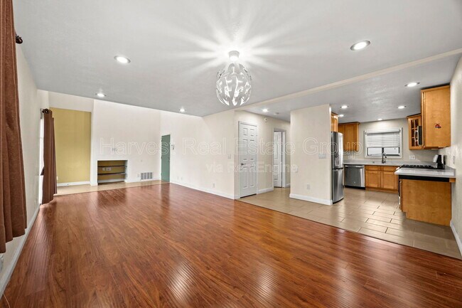 Foto del edificio - 22663 Vermont St