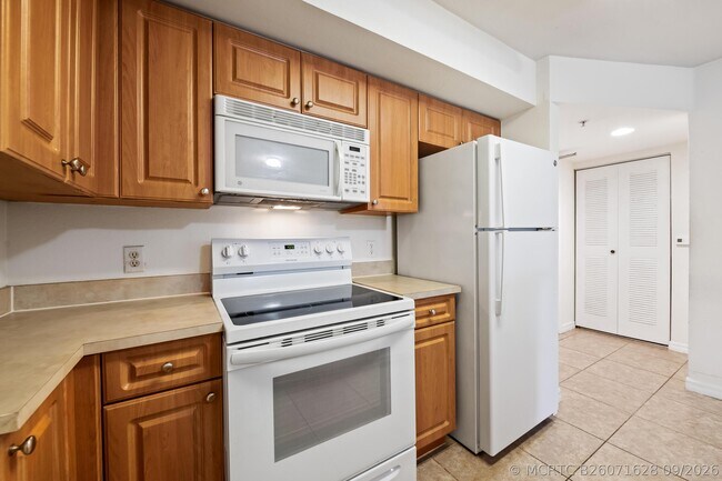 Building Photo - 6777 Heritage Grande