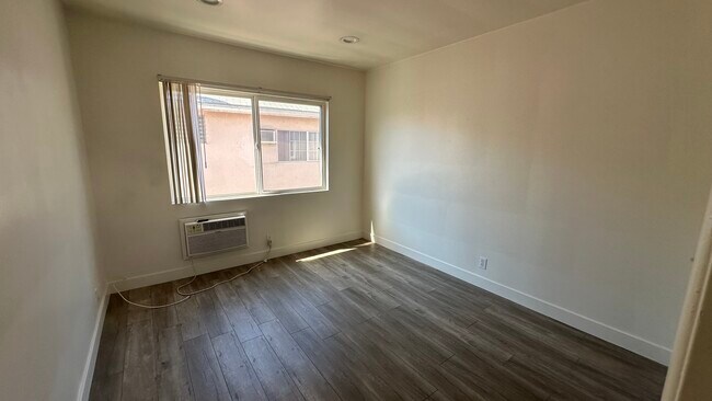 Building Photo - 13233 Oxnard St