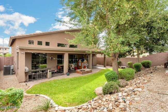 Building Photo - 2244 W Spur Dr