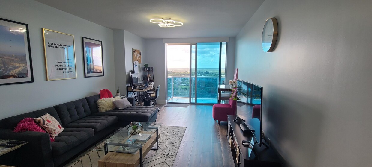 Foto principal - 2641 N Flamingo Rd