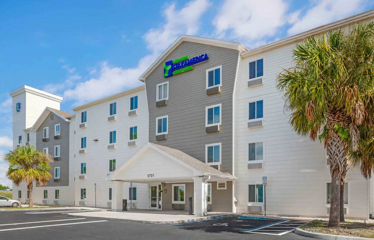 Foto principal - Furnished Studio-Fort Myers - Northeast