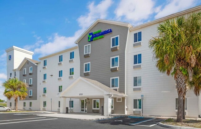Building Photo - Furnished Studio-Fort Myers - Northeast