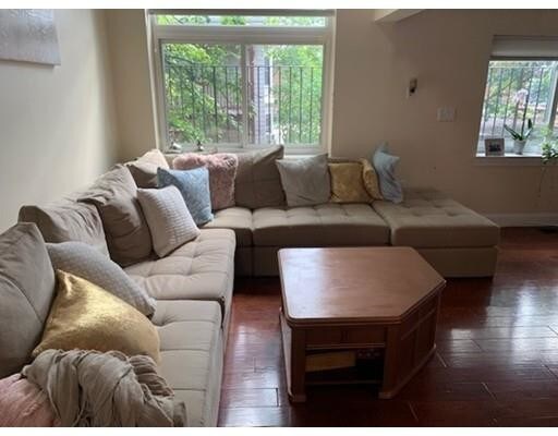 Foto principal - 66 N St