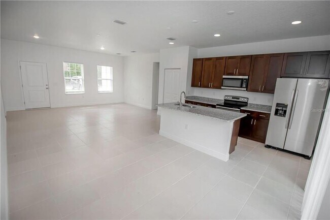 Foto del edificio - 2757 SW 154th Place Rd