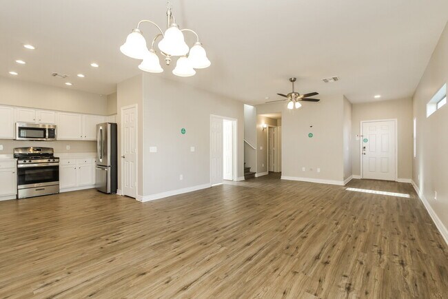 Building Photo - 476 East Placita Rejilla