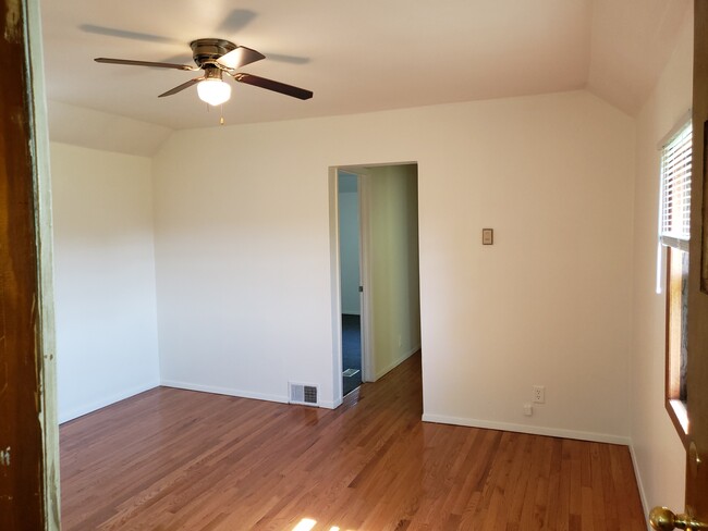 Foto del edificio - 415 E South St