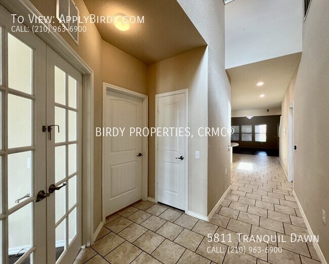Building Photo - **2 Story, 4 Bed, 2.5 Bath Home Located in...