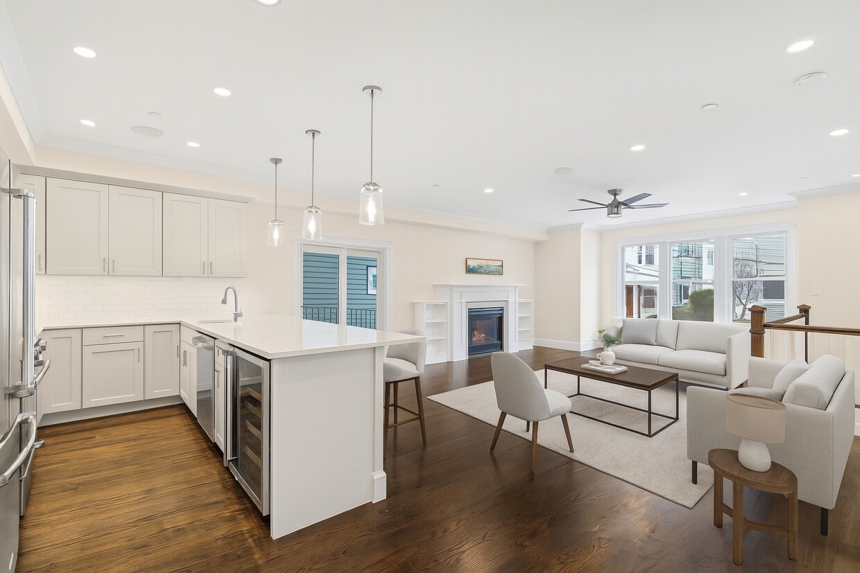 Primary Photo - 77 Dix St