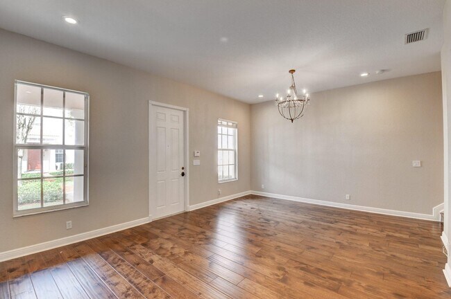 Building Photo - 837 NW 82nd Ln