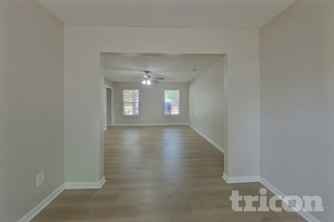 Foto del edificio - 2108 Wilkinson Dr
