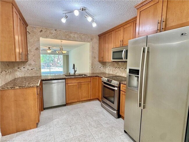 Foto del edificio - 661 Squire Cir