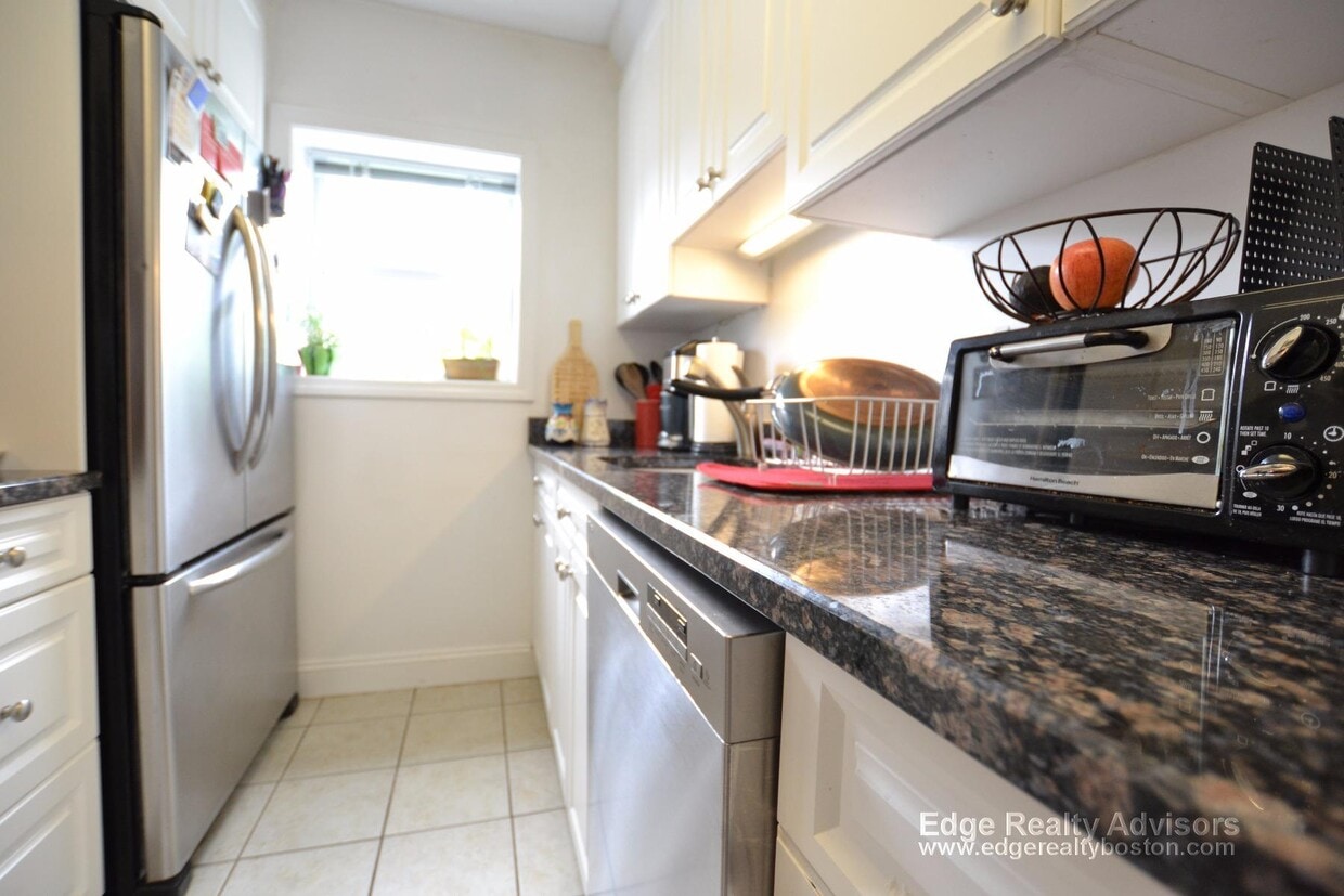 Photo - 140 Newton St. Unit 4