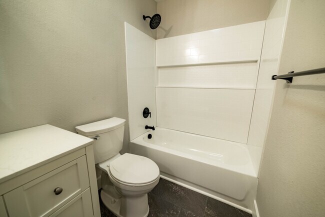 Foto del edificio - 269 S Montgomery St