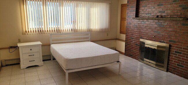 Foto del edificio - 15 Landers Rd