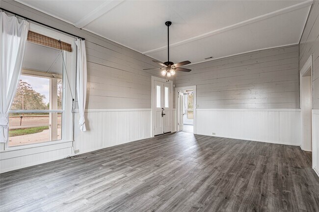 Foto del edificio - 246 FM 405