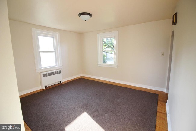 Building Photo - 116 Telford Pike
