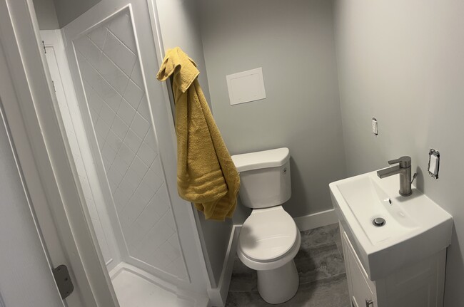Private bathroom - 890 Highland Ave