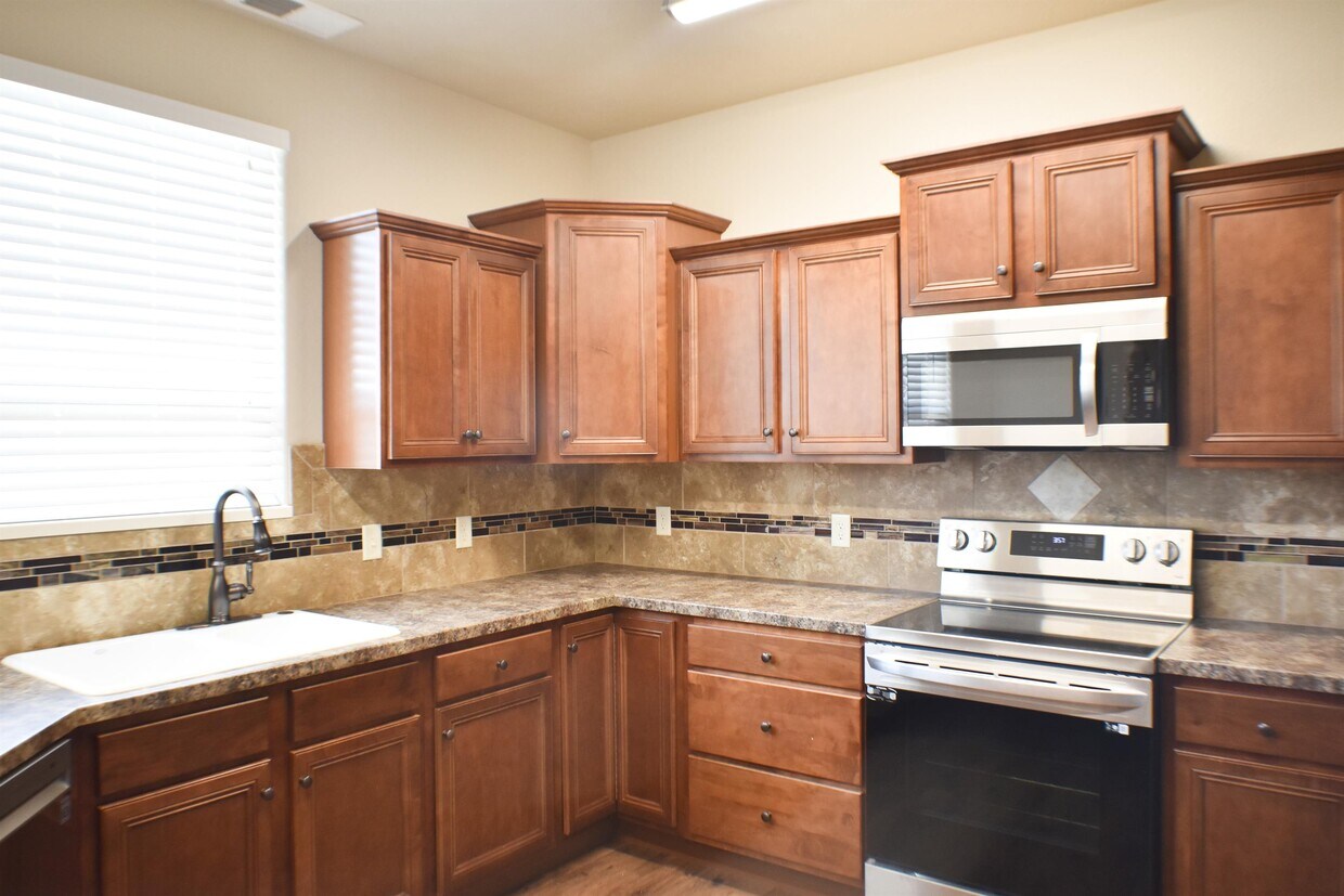 166 Night Hawk Dr, Grand Junction, CO 81503 House for Rent in Grand Junction, CO