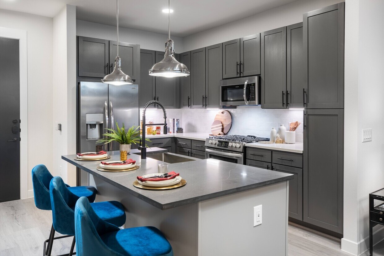 Primary Photo - Galleria Area Gem – Luxury Apt with Top Am...
