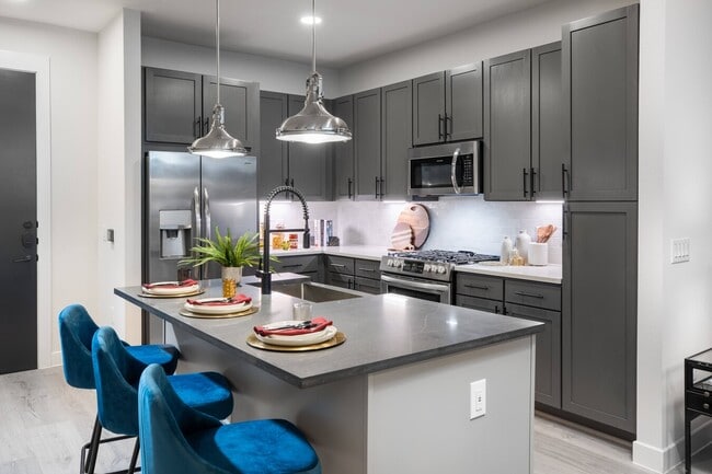 Galleria Area Gem – Luxury Apt with Top Am... - Galleria Area Gem – Luxury Apt with Top Am...
