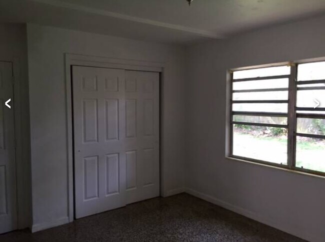 Foto del edificio - 1064 S Clearview Ave