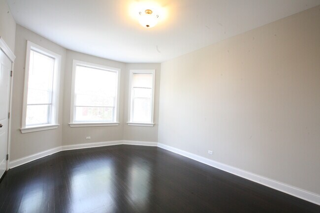 Foto del edificio - 3224 N Monticello Ave