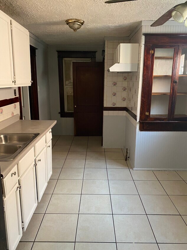 Foto principal - 2029 Agnes St