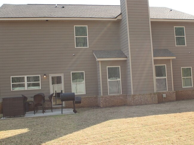 Building Photo - 5 Bedroom Single Family Home in McDonough