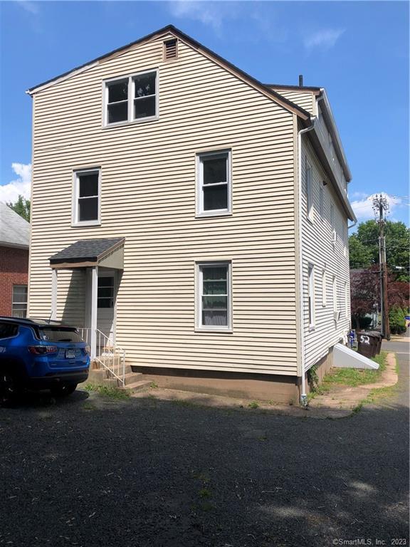 Building Photo - 41 Oak St