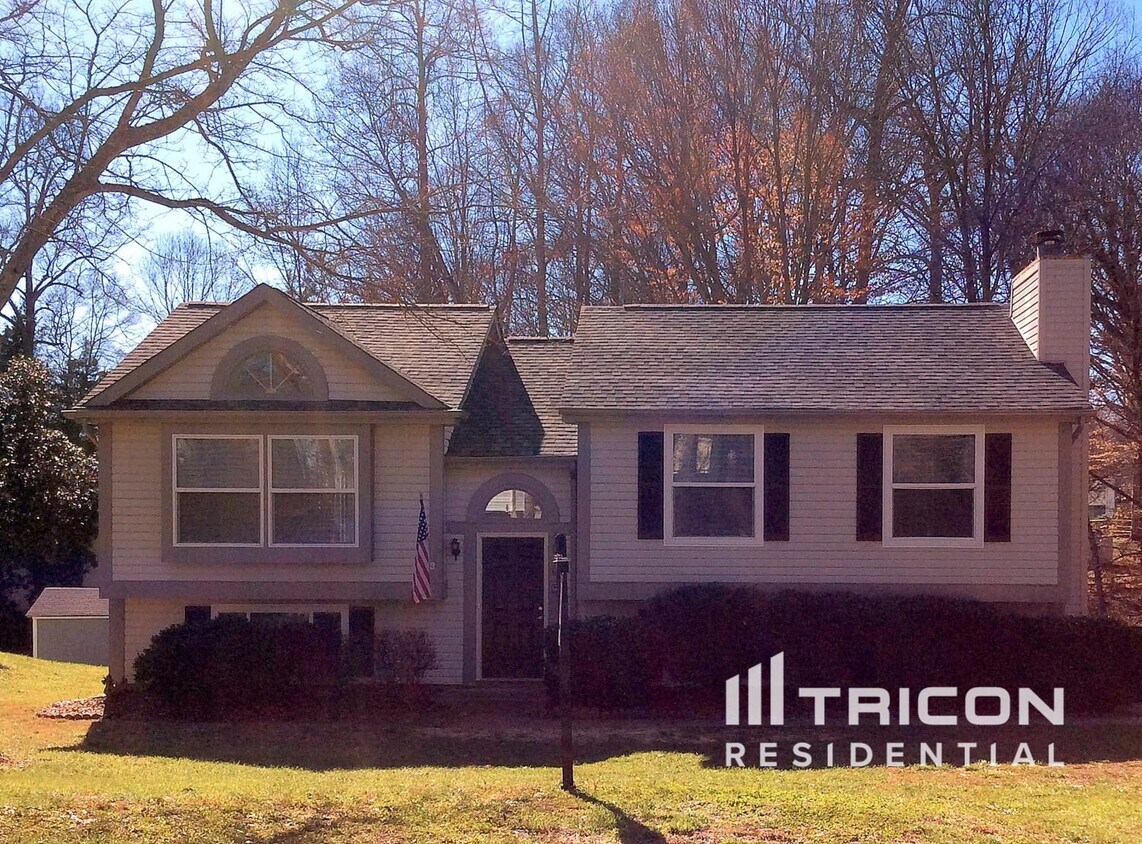 Primary Photo - 1010 Farmfield Ln