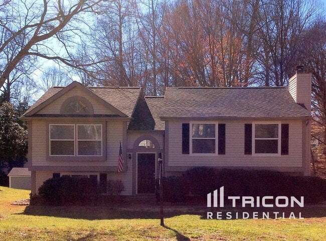 Building Photo - 1010 Farmfield Ln