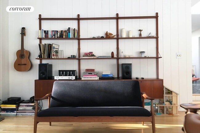 Foto del edificio - 115 Runnymeade Drive