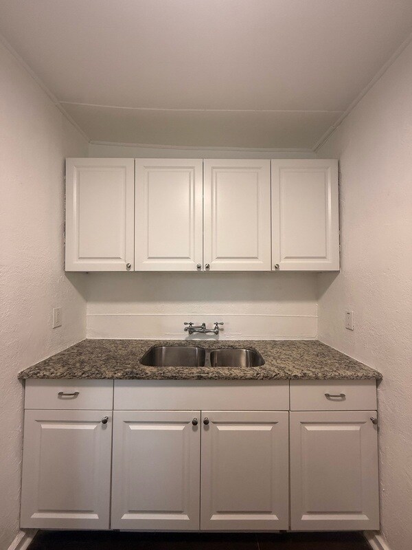 Foto del edificio - 1131 Queen St N