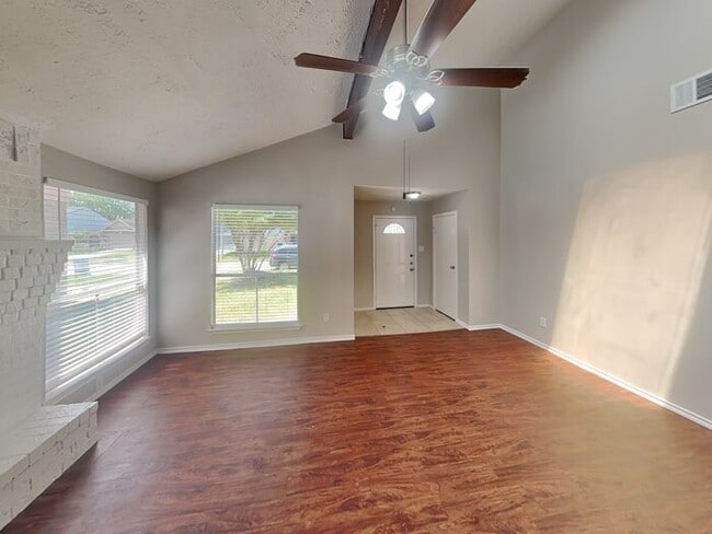 Foto del edificio - 942 Somercotes Ln