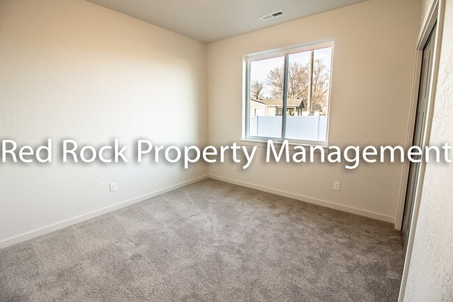 Foto del edificio - 18112 E Riverway Ave