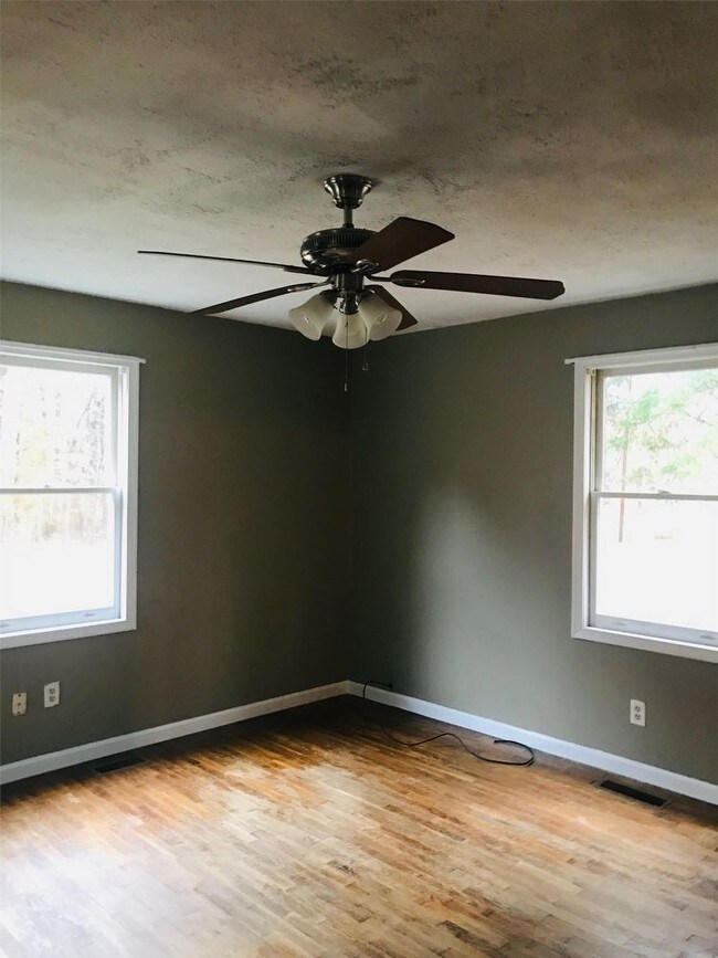 Building Photo - 10221 Elys Ford Rd.