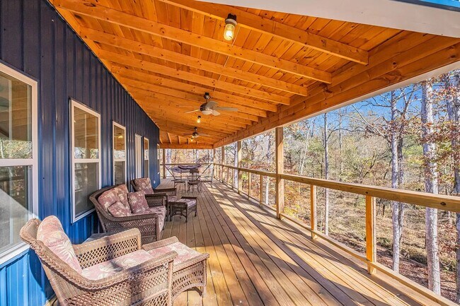 Building Photo - 761 Metal Ford Rd