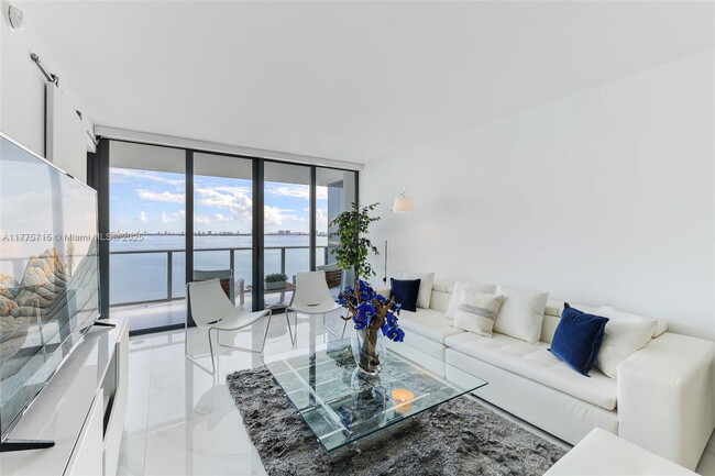 Foto del edificio - 3131 NE 7th Ave