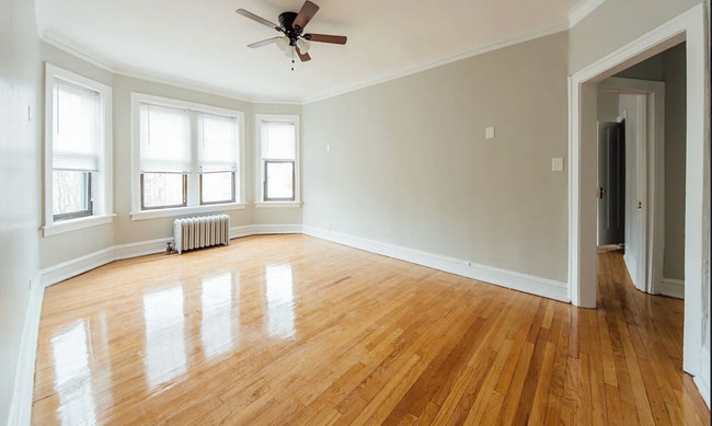 Foto del edificio - 2348 W Addison St