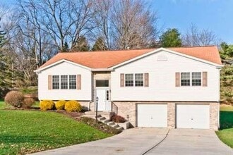 Building Photo - 224 Cottonwood Ln